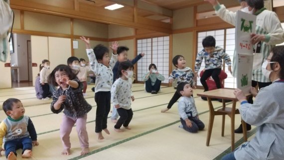 いないいないばあ